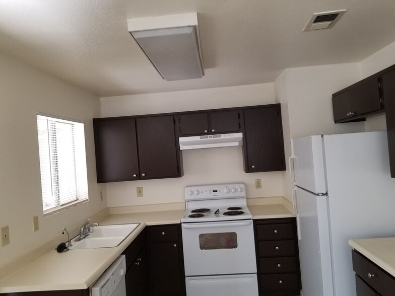 Building Photo - 2743 Clove Bud Dr