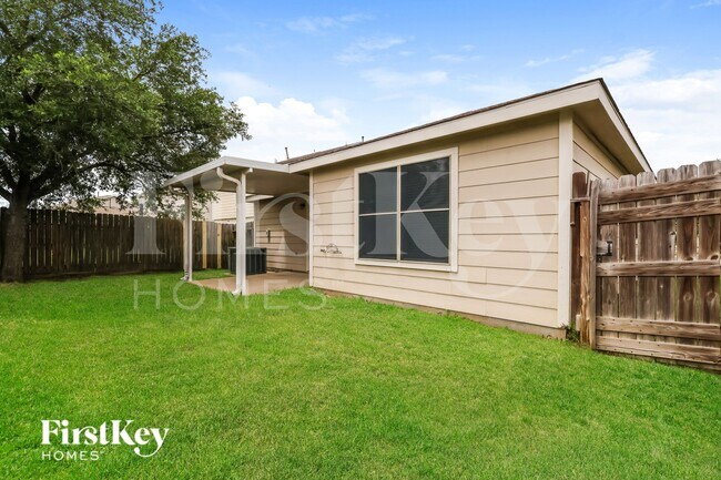 Building Photo - 29311 Legends Hill Dr