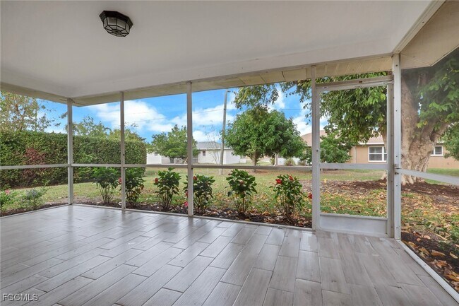 Building Photo - 1625 SE 21st Ln