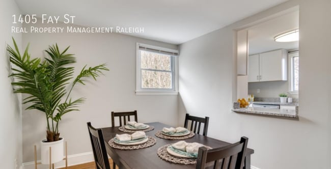 Building Photo - 1405 Fay St