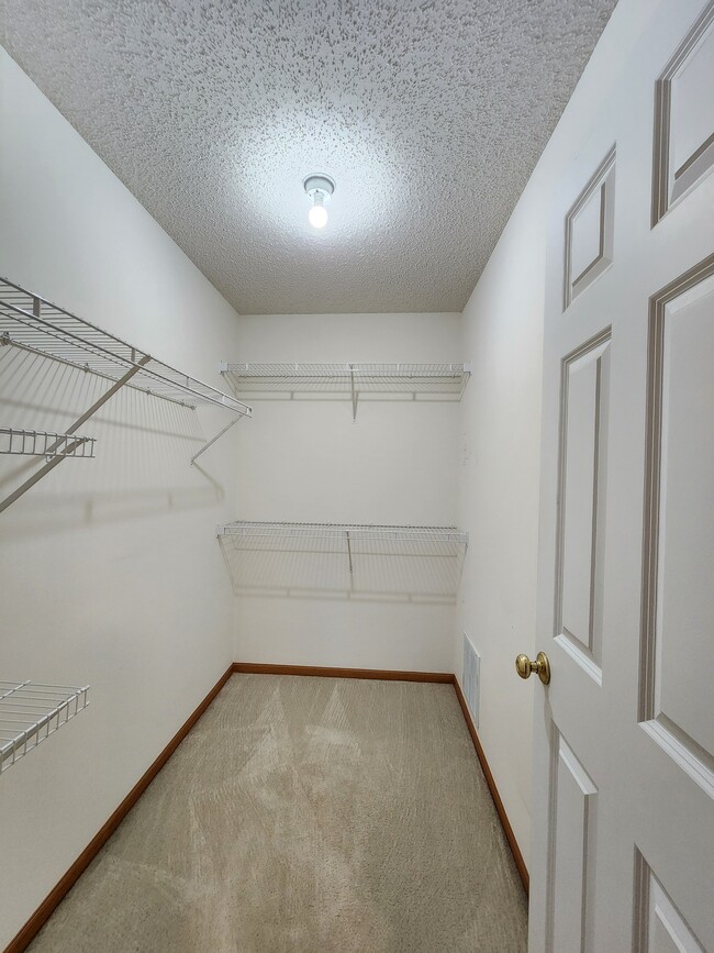 Building Photo - 13667 Couchtown Ave