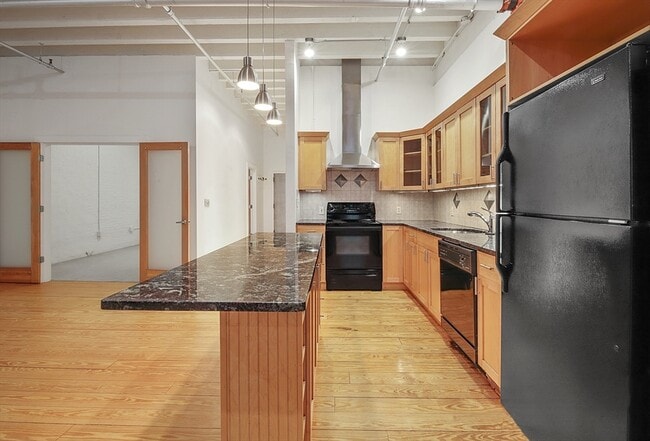 Building Photo - 107 South St