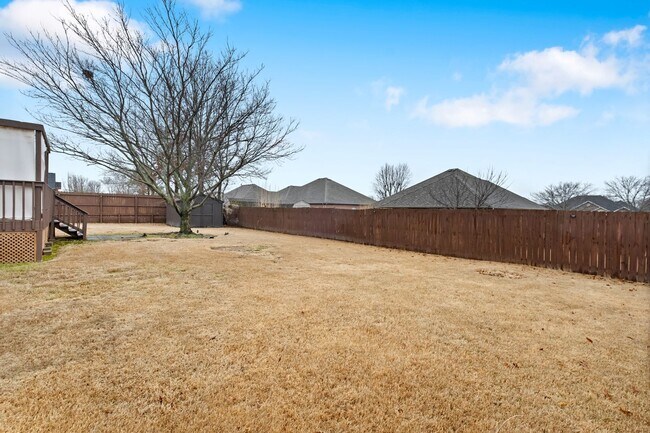 Building Photo - Beautiful and Spacious Home!