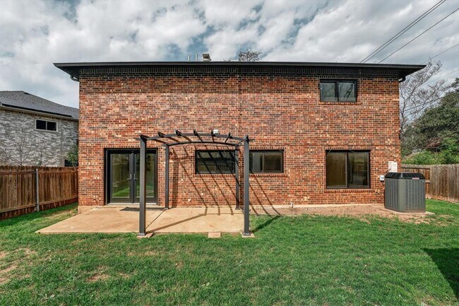Building Photo - 8409 Nairn Dr