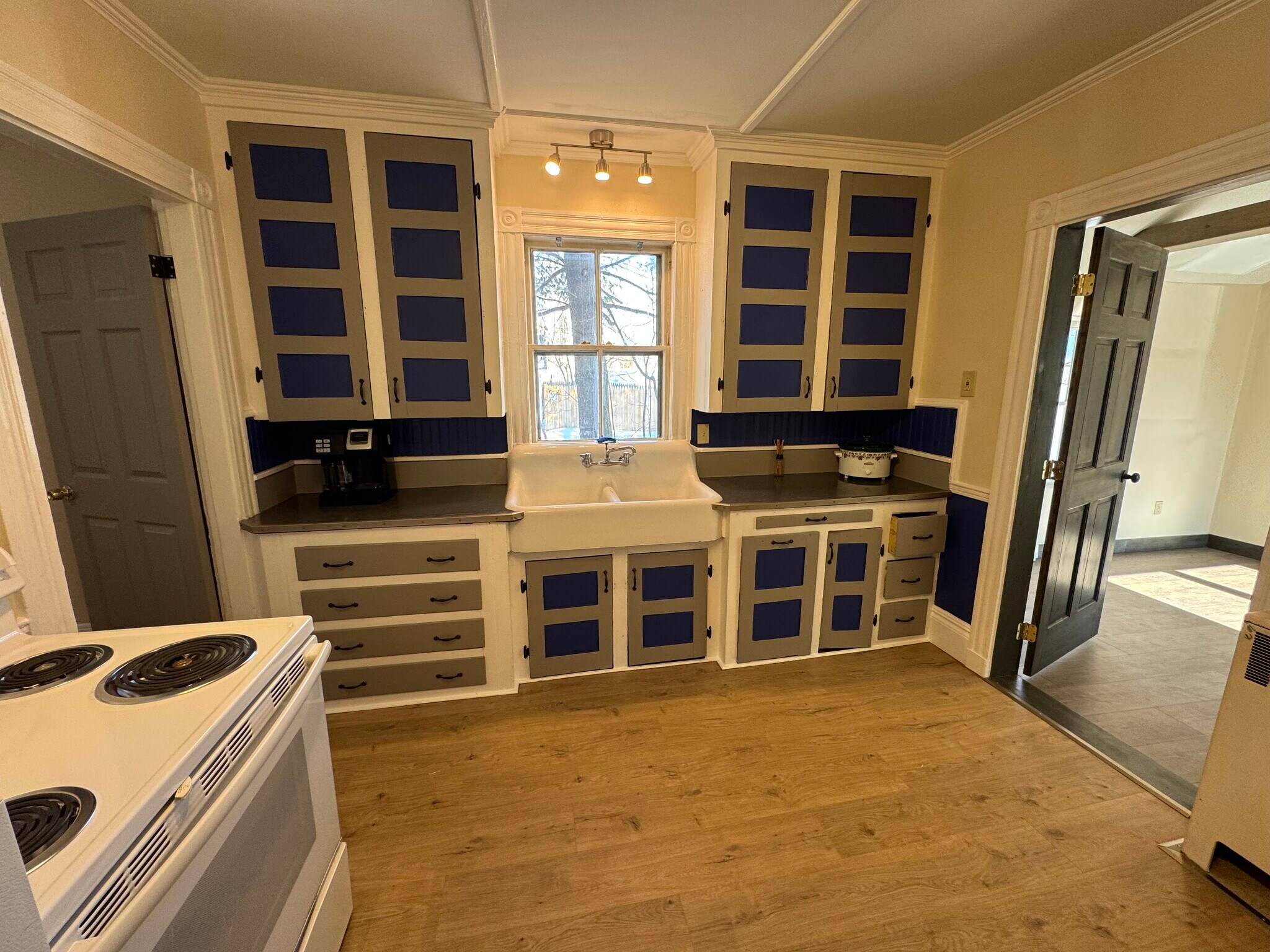 Kitchen - 15 Pleasant Pl