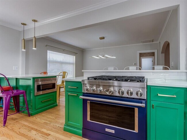 Building Photo - 2933 Cummings Dr