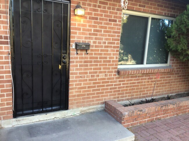 Building Photo - 4752 E 2nd St