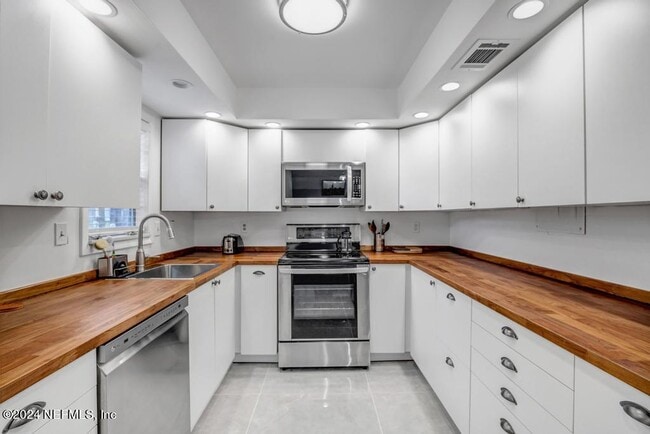 Building Photo - 695-A1A A1A N