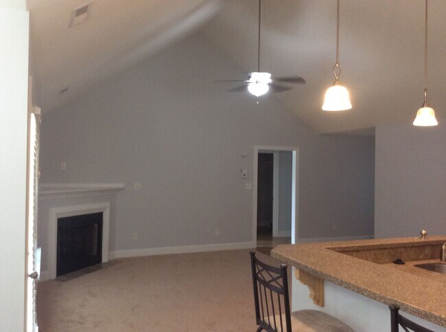 Building Photo - New Bern Family Home 3 bedroom with FROG