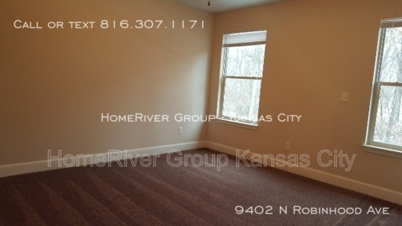 Building Photo - 9402 N Robinhood Ave