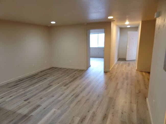 Building Photo - 65 Central #2a- New flooring and new paint...