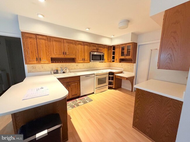 Building Photo - 694 Hickory Ridge Rd