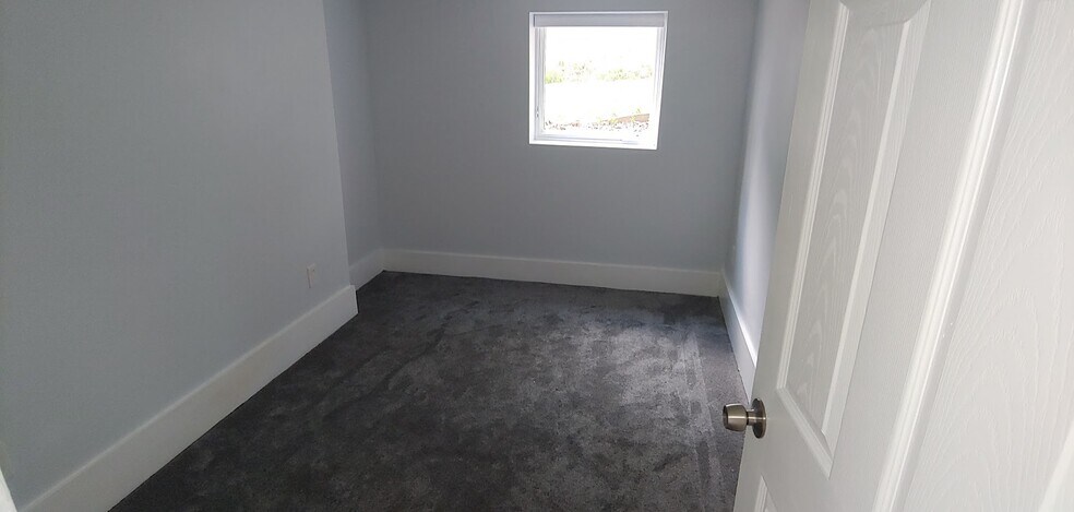 Building Photo - 344 Weaver St