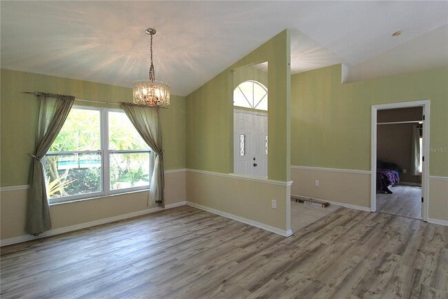 Building Photo - 9421 Fruitland Ave