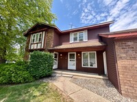 Building Photo - Countrywood Court SE 4544-4546