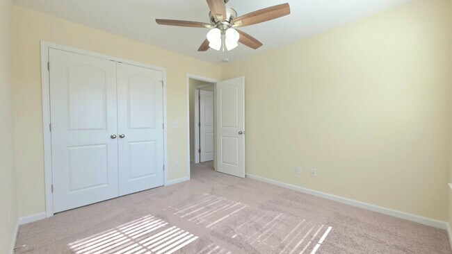 Building Photo - 3 Bedroom, 2.5 bath townhome in Creekside of Richmond Hill