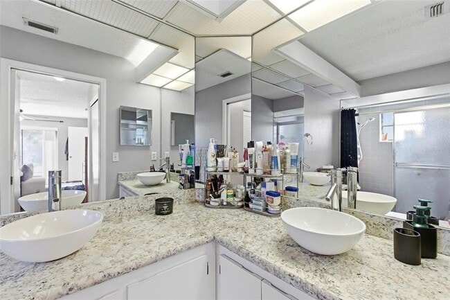 Building Photo - 9108 Tournament Dr