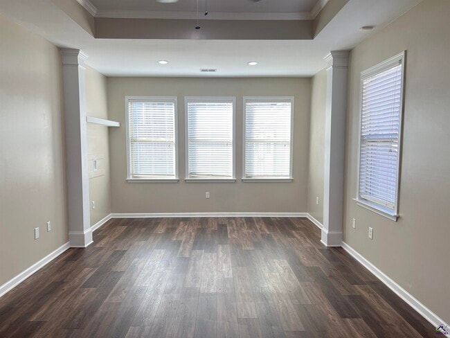 Building Photo - 210 Hearthwood Dr