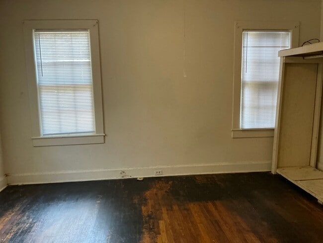 Building Photo - 1314 Carswell Ave