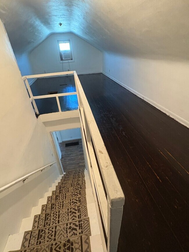 Building Photo - 3 Bedroom/1 Bath Home in Dayton