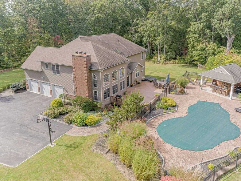 Building Photo - 45 Whitetail Rd