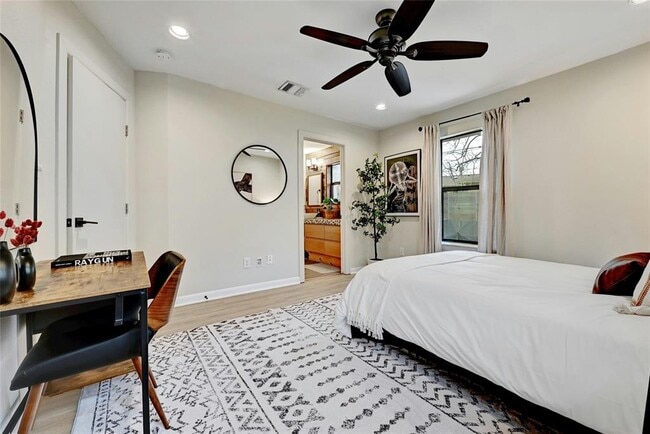 Building Photo - 2511 Friar Tuck Ln