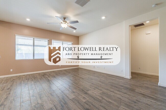 Building Photo - 3 Bedroom, 2 Bath Home near South Mountain!!