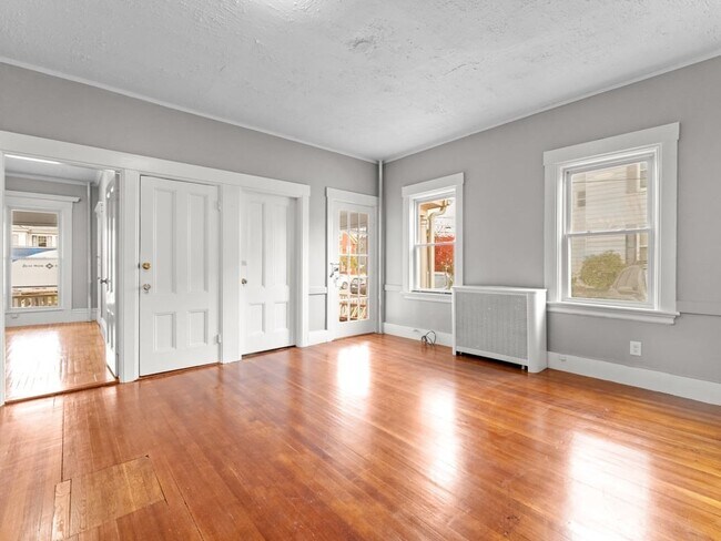 Building Photo - 40 W Central St