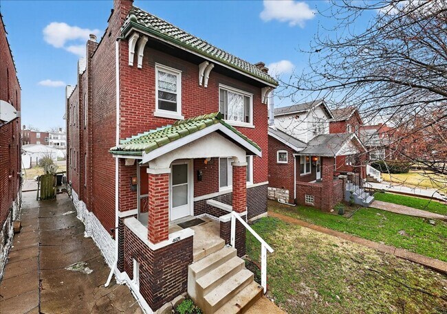 Building Photo - 4621 Quincy St