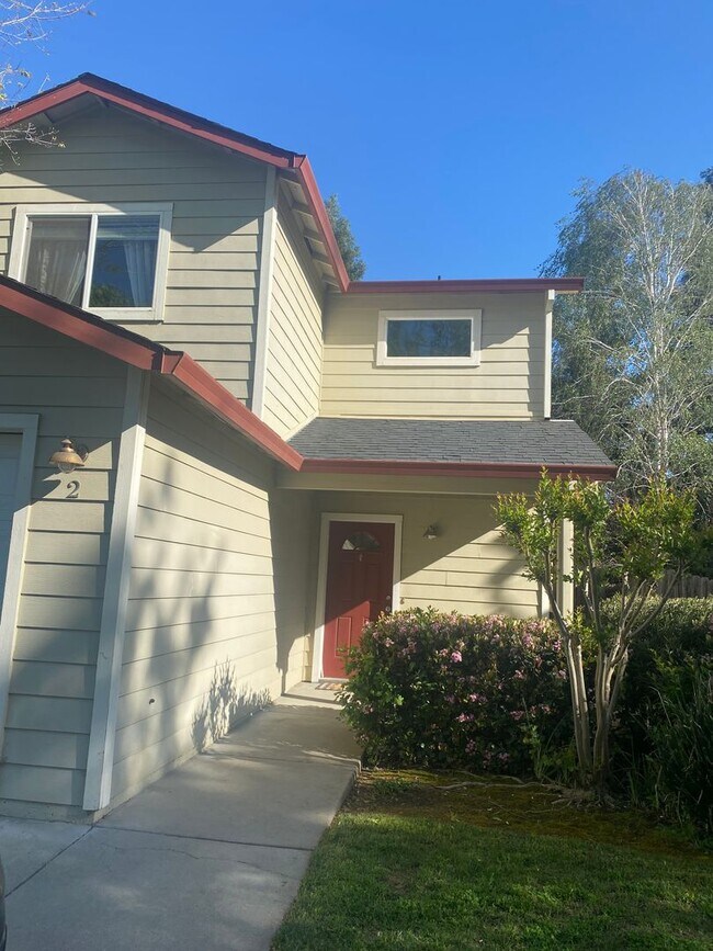 Building Photo - 563 Morgan Dr