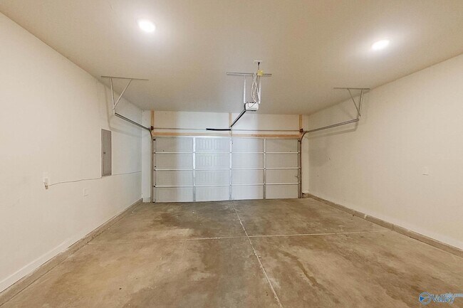 Building Photo - 6401 Upchurch Dr