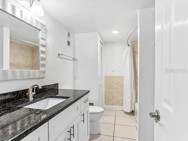 Building Photo - 9444 Tradewinds Ave