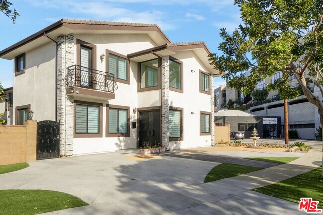 Building Photo - 2017 S Centinela Ave