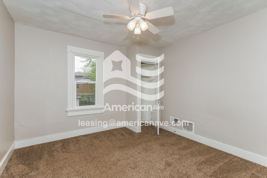 Building Photo - 2016 Elsmere Ave