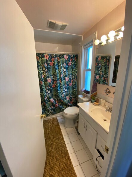 Building Photo - 87 Chandler St