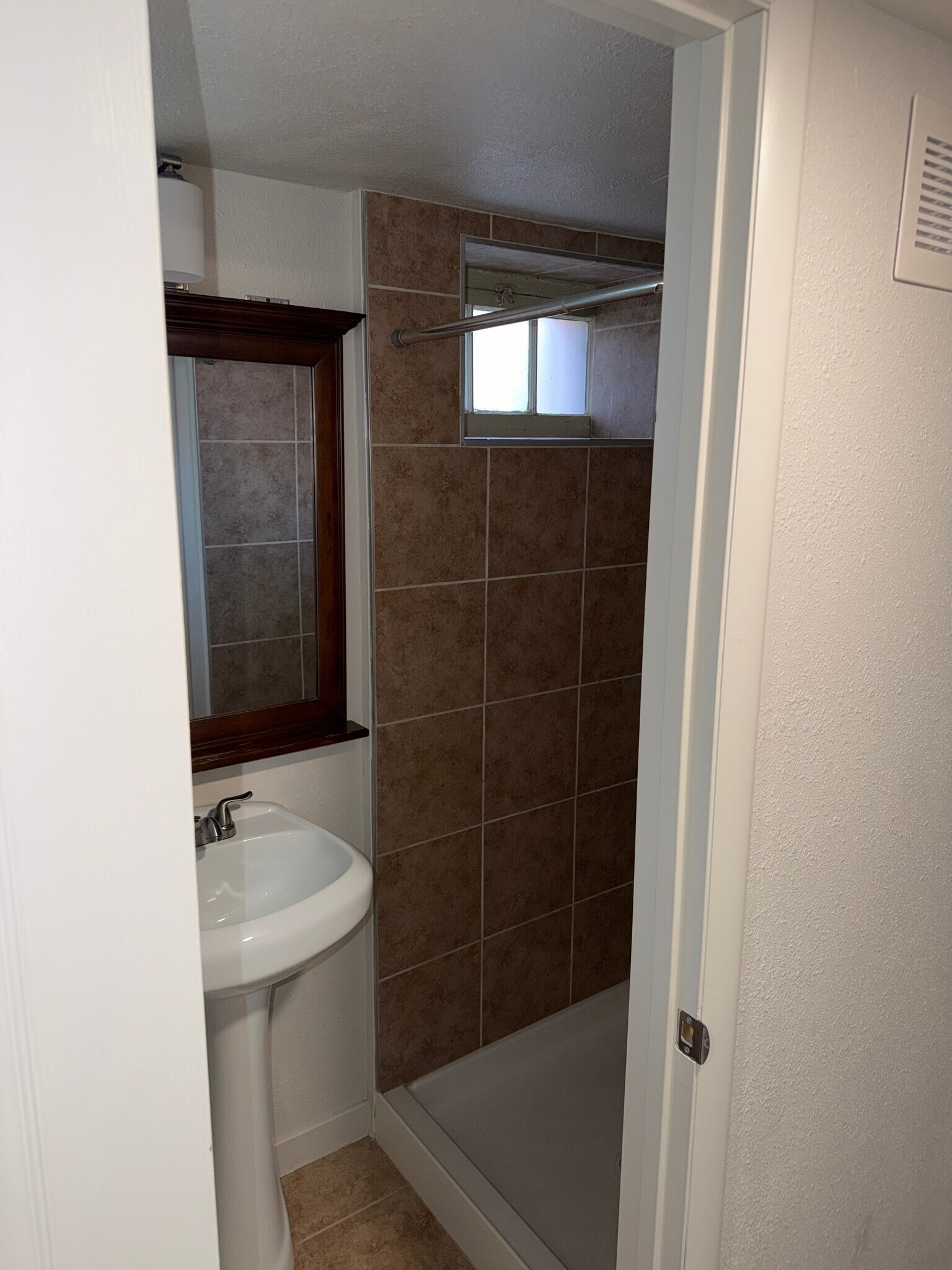 Bathroom shower - 3063 S Pennsylvania St