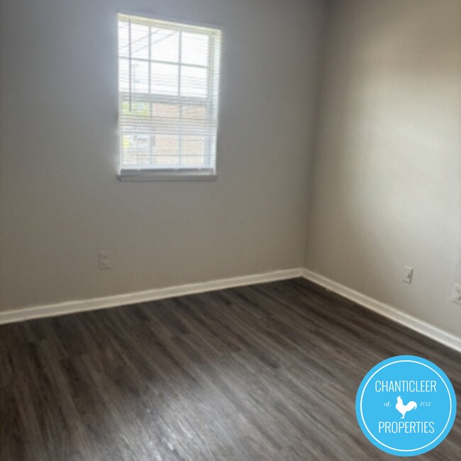 Building Photo - 115 Florence St