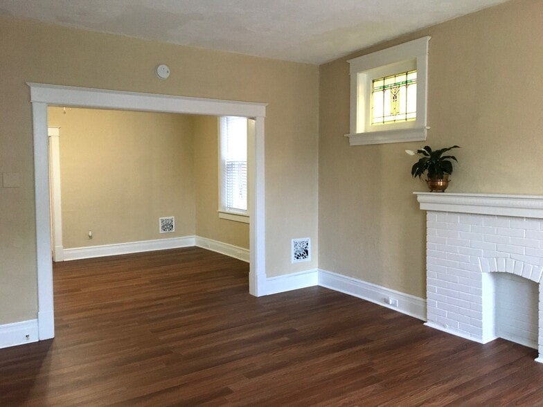 Building Photo - 4924 Itaska St