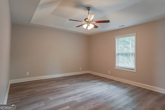 Building Photo - 607 Savannah Dr
