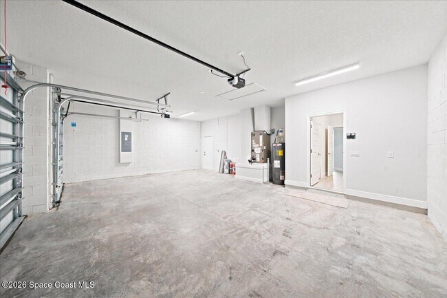 Building Photo - 407 Cellini Ave NE