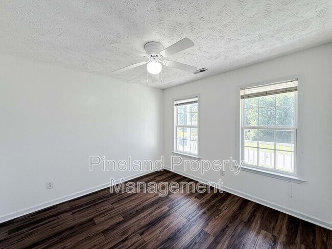 Building Photo - 219 Woodland Dr