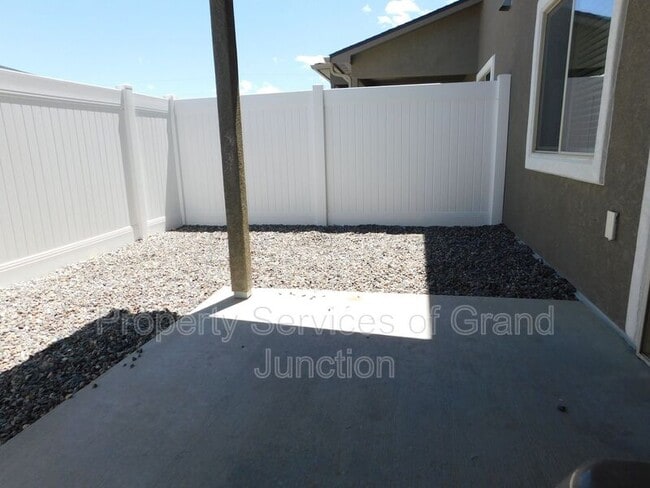 Building Photo - 654 Trinity Way
