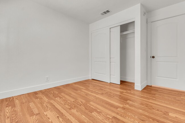 Building Photo - 420 Bonito Ave