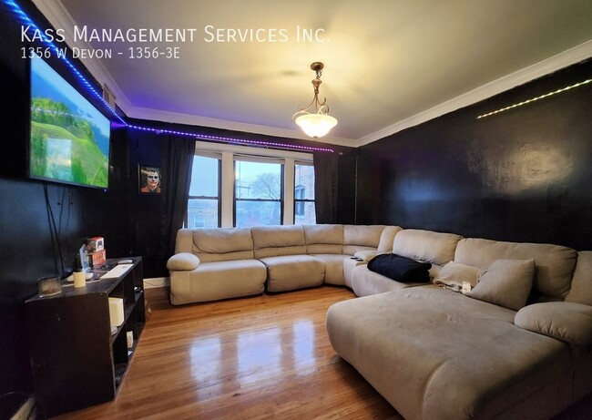 Building Photo - 1356 W Devon-1356-3E