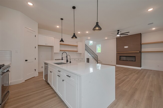 Building Photo - 2532 Wall St