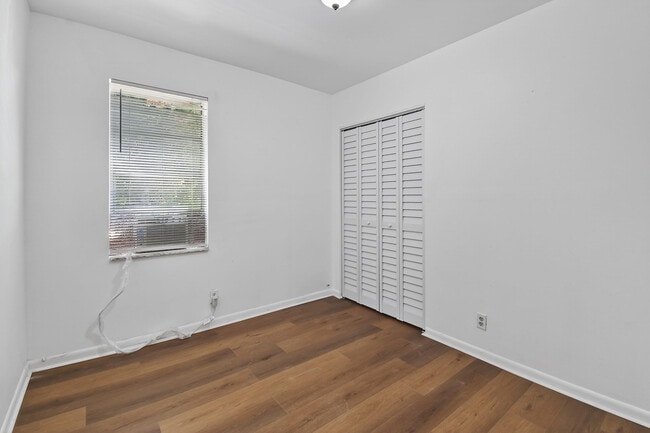 Building Photo - 635 6th St