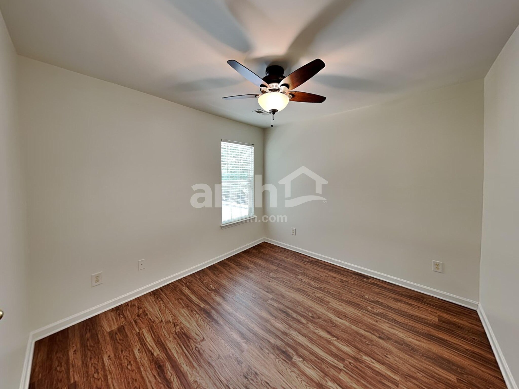 Building Photo - 9149 Glenashley Dr
