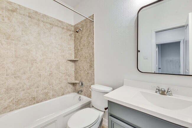 Building Photo - 120 Lily Turf Cove