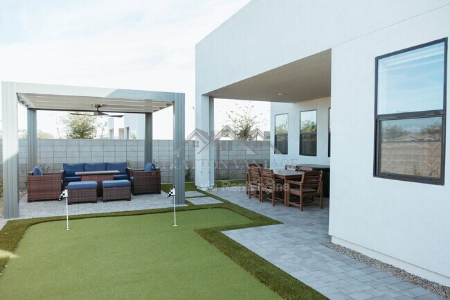 Building Photo - 10262 E Utah Ave