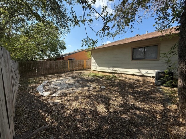 Building Photo - 7724 Winsford Dr